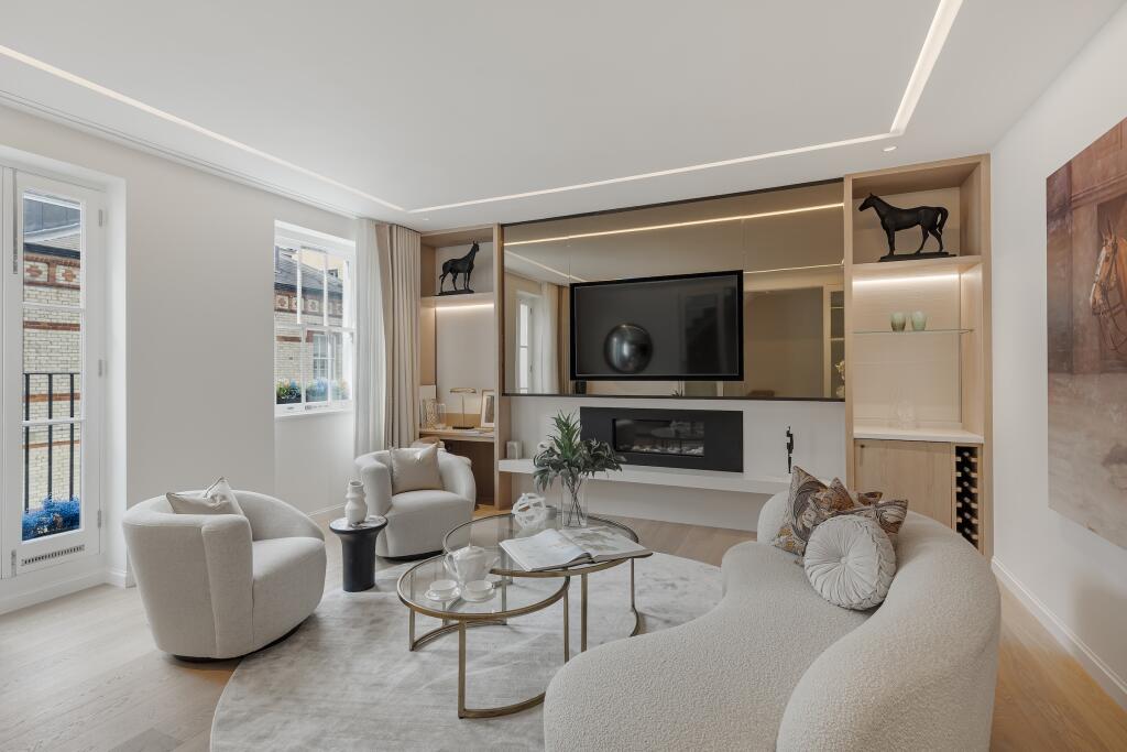 3 bedrooms House in Belgravia, United Kingdom No. 13040