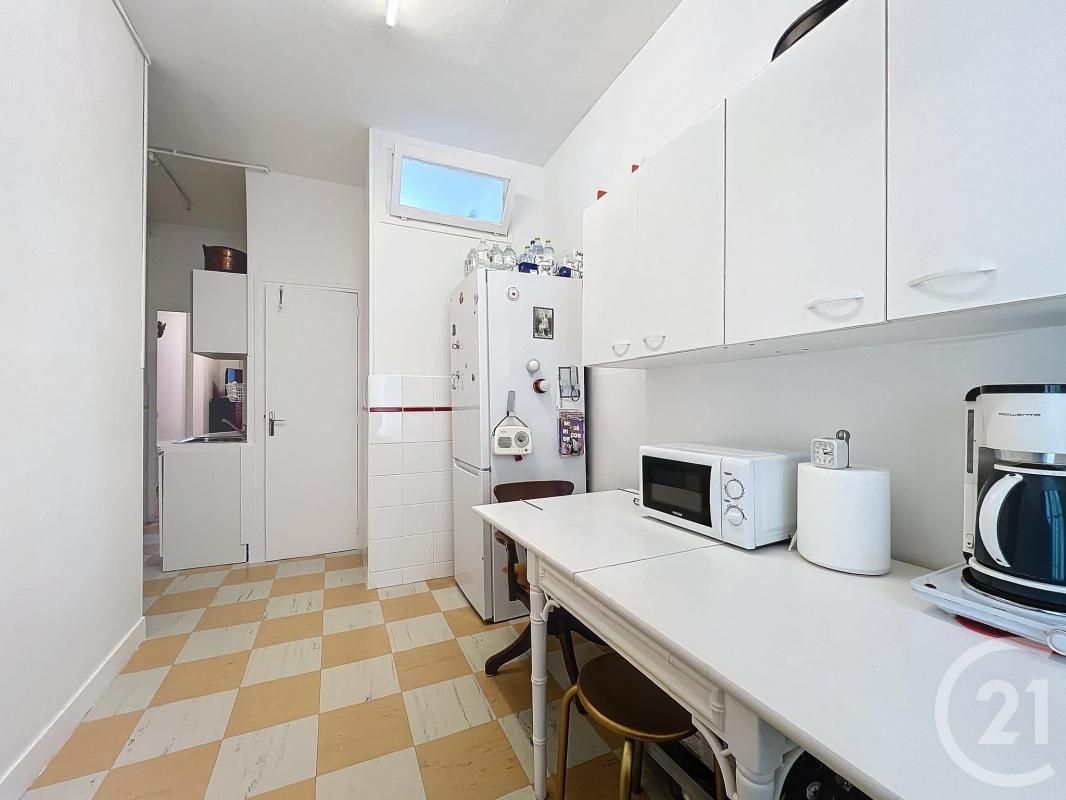 1 bedroom Apartment in Paris, France No. 135870