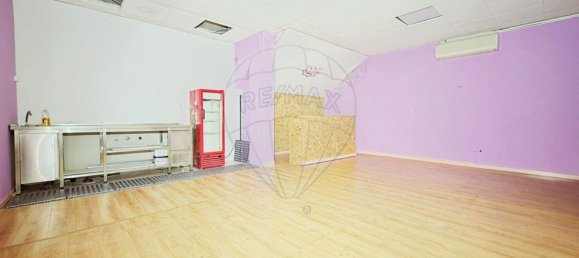 97m² Commercial property in Guimaraes, Portugal No. 31694 8