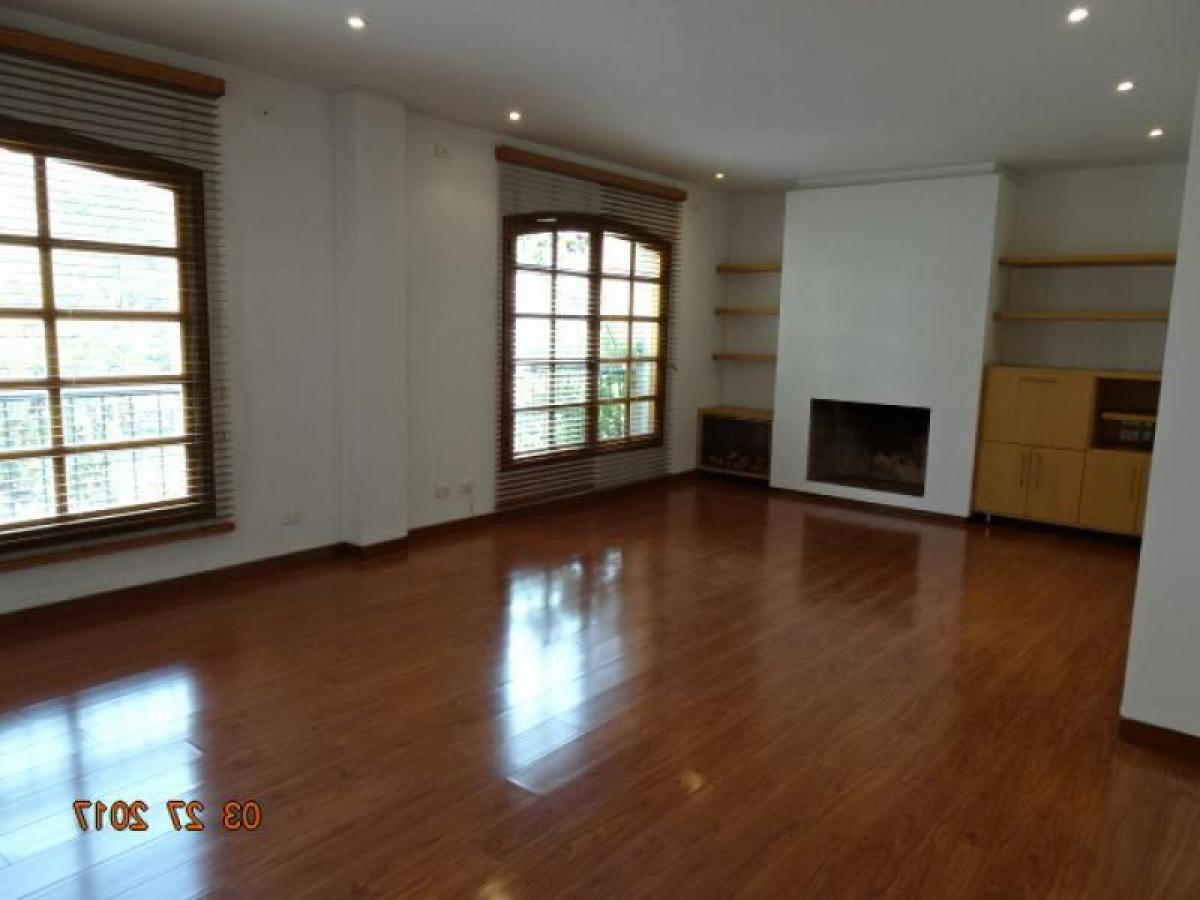 2 bedrooms House in Bogota, Colombia No. 14183