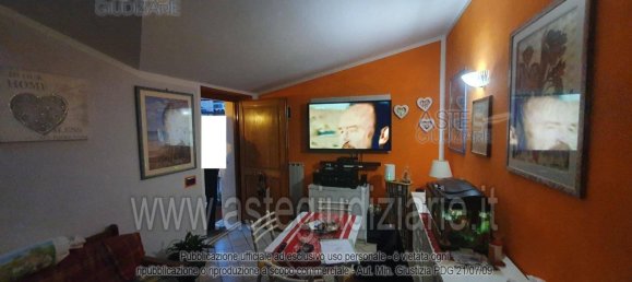 5 rooms Apartment in Teramo, Italy No. 25721 2