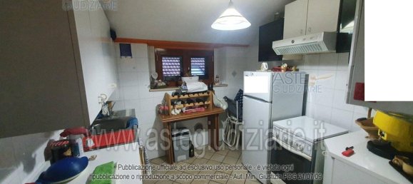 5 rooms Apartment in Teramo, Italy No. 25721 3