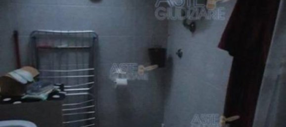 5 rooms Apartment in Teramo, Italy No. 25721 5