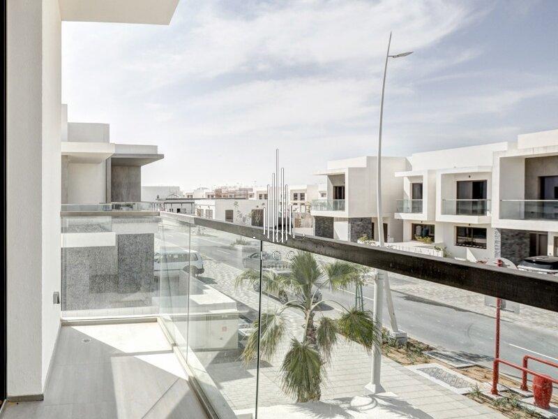 3 bedrooms Villa in Yas Island, UAE No. 22732
