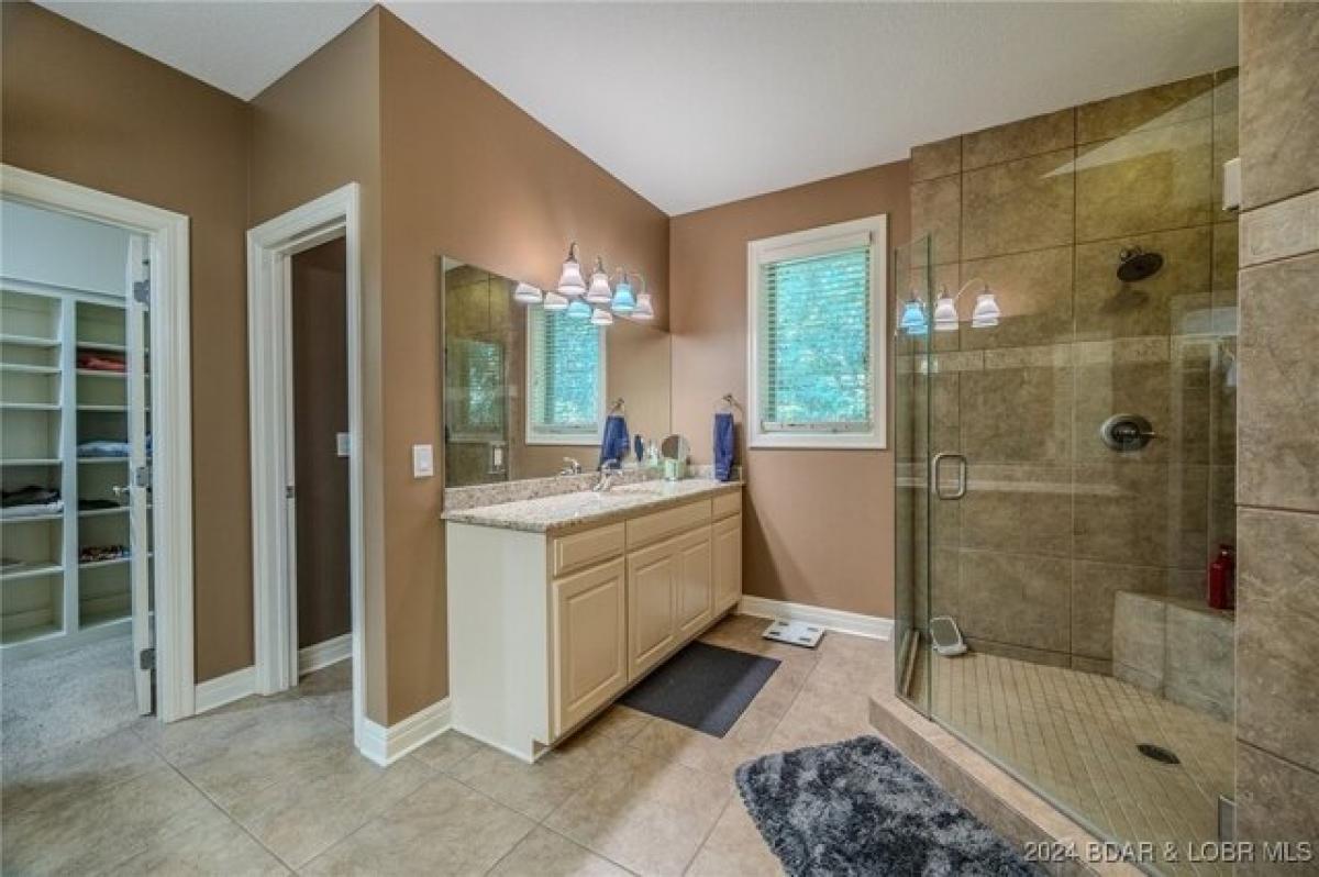 4 bedrooms House in Camdenton, USA No. 417142