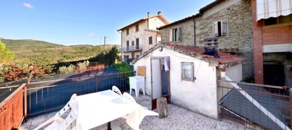 5 rooms House in Castiglion Fiorentino, Italy No. 18724 14