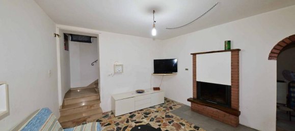 5 rooms House in Castiglion Fiorentino, Italy No. 18724 27