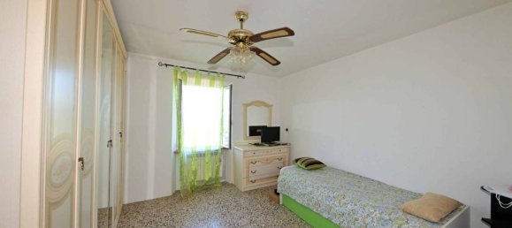 5 rooms House in Castiglion Fiorentino, Italy No. 18724 7