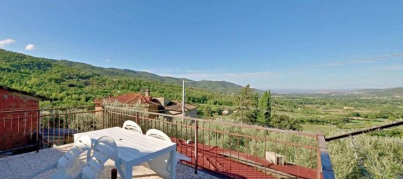 5 rooms House in Castiglion Fiorentino, Italy No. 18724 17