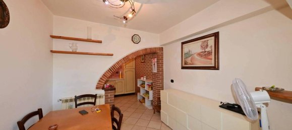 5 rooms House in Castiglion Fiorentino, Italy No. 18724 30