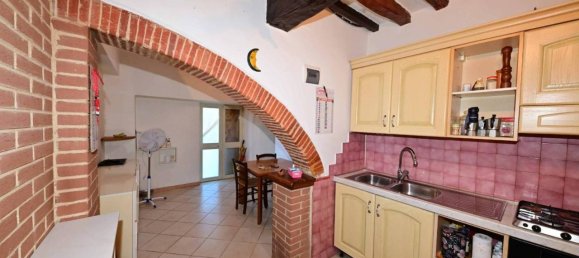 5 rooms House in Castiglion Fiorentino, Italy No. 18724 2