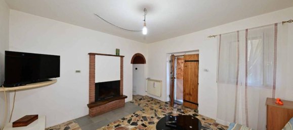 5 rooms House in Castiglion Fiorentino, Italy No. 18724 28