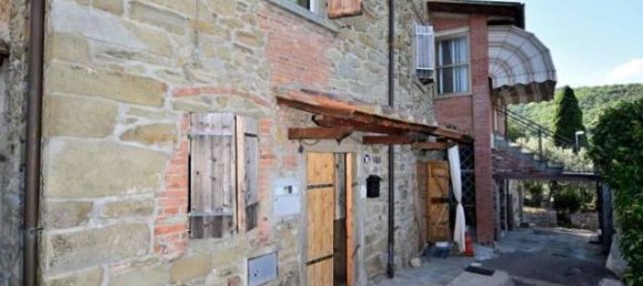 5 rooms House in Castiglion Fiorentino, Italy No. 18724 18
