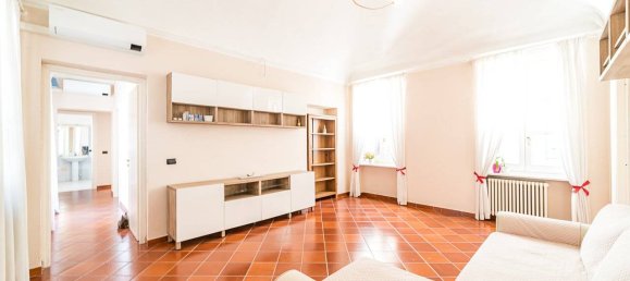 2 bedrooms Apartment in Bra, Italy No. 217125 4