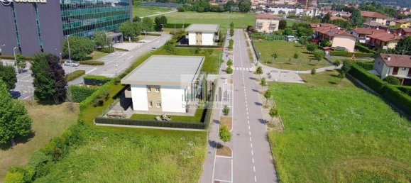 680m² Land in Curno, Italy No. 115480 4