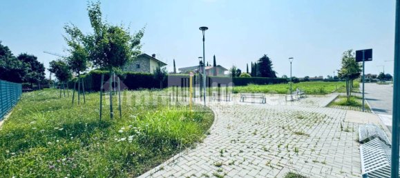 680m² Land in Curno, Italy No. 115480 10