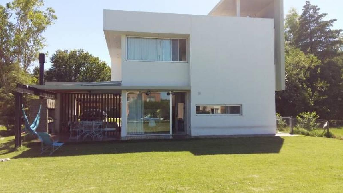 4 bedrooms House in Pilar, Argentina No. 65878