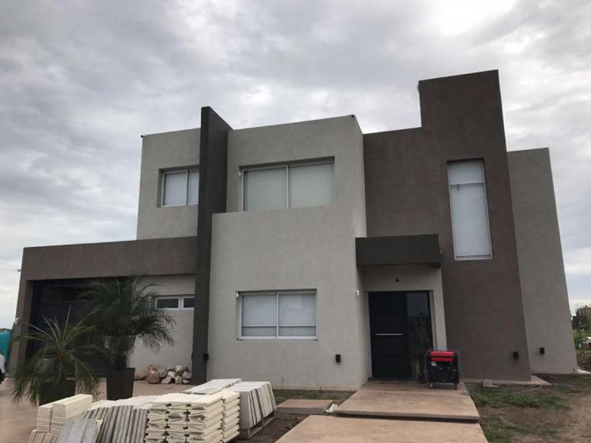 3 bedrooms Farm in Ezeiza, Argentina No. 37905