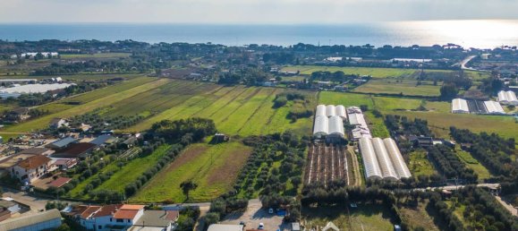 2غرفة عقار تجاري في Fondi, Italy رقم 114146 20