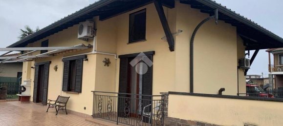 3 Schlafzimmer Villa in Lonate Pozzolo, Italy, Nr. 70864 4