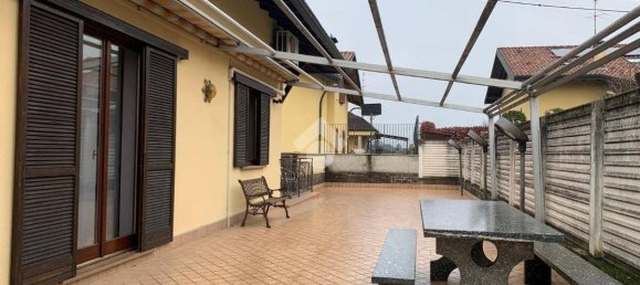 3 Schlafzimmer Villa in Lonate Pozzolo, Italy, Nr. 70864 8