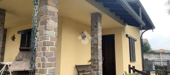 3 Schlafzimmer Villa in Lonate Pozzolo, Italy, Nr. 70864 2