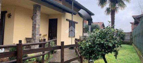 3 Schlafzimmer Villa in Lonate Pozzolo, Italy, Nr. 70864 7