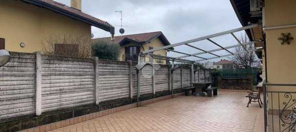 3 Schlafzimmer Villa in Lonate Pozzolo, Italy, Nr. 70864 10