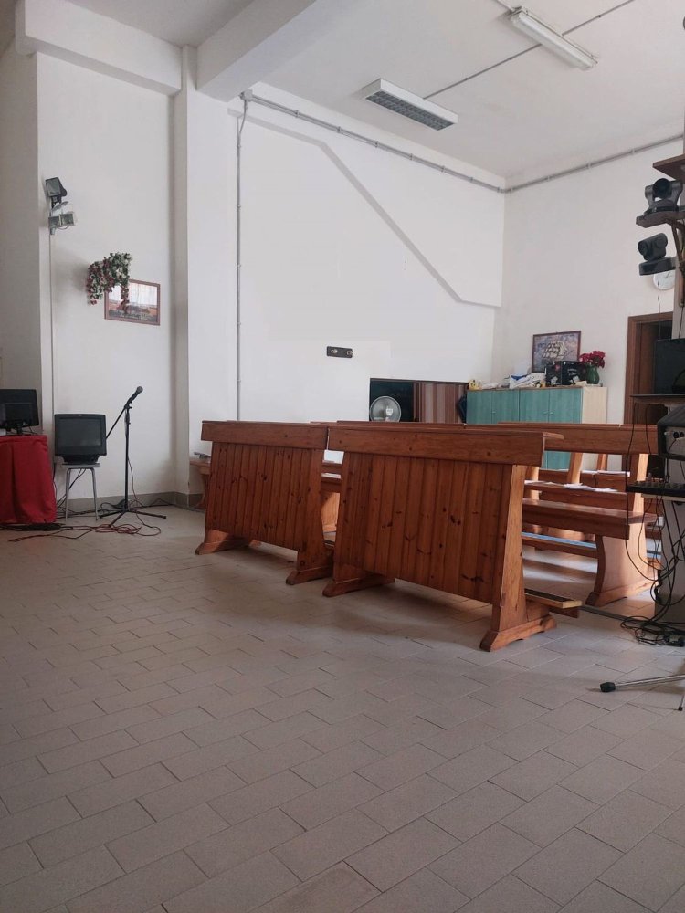 Gewerbliche Immobilie in Guidonia Montecelio, Italy 90m², Nr. 260501