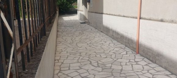 Gewerbliche Immobilie in Guidonia Montecelio, Italy 90m², Nr. 260501 5