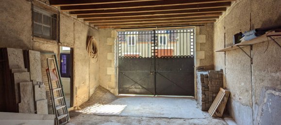 Propiedad comercial de 6 dormitorios en Chateaumeillant, France No. 91038 3