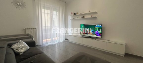 2 bedrooms Apartment in Livorno, Italy No. 273471 4