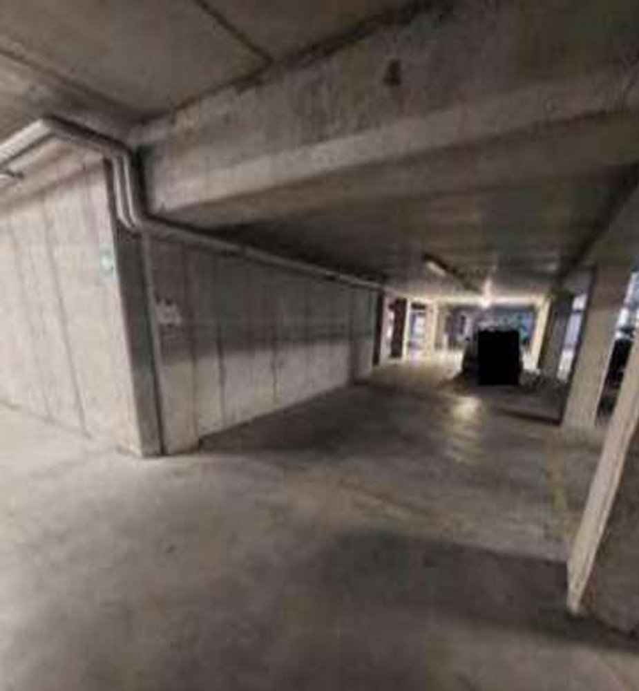 22m² Garage in Brescia, Italy No. 365343