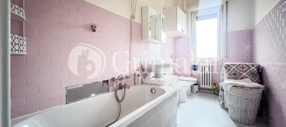 2 rooms Apartment in Cinisello Balsamo, Italy No. 13178 14