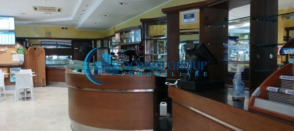 170m² Commercial property in Rome, Italy No. 355971 9