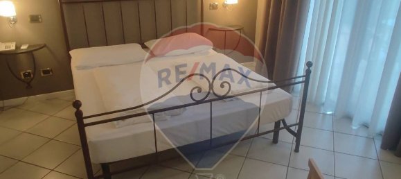 1 bedroom Apartment in Padenghe sul Garda, Italy No. 327940 12