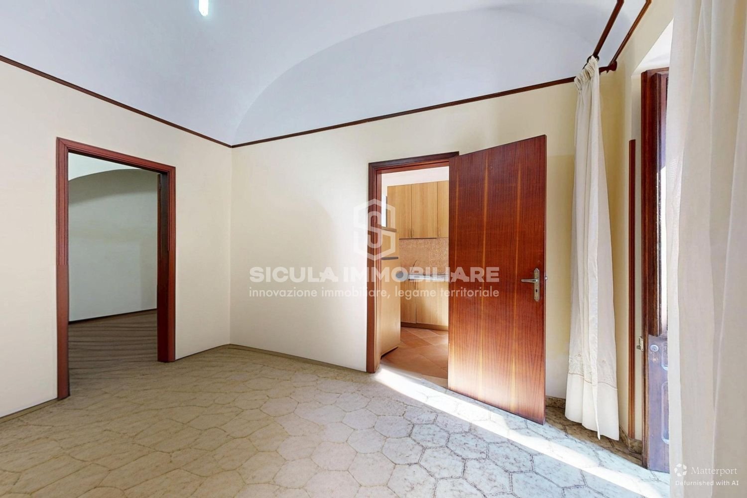6 bedrooms Duplex in Santo Stefano di Camastra, Italy No. 358558