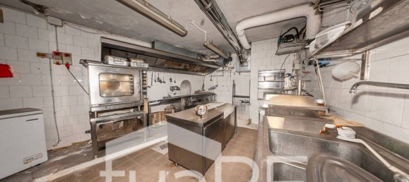 4 rooms Office in Rome, Italy No. 210853 52