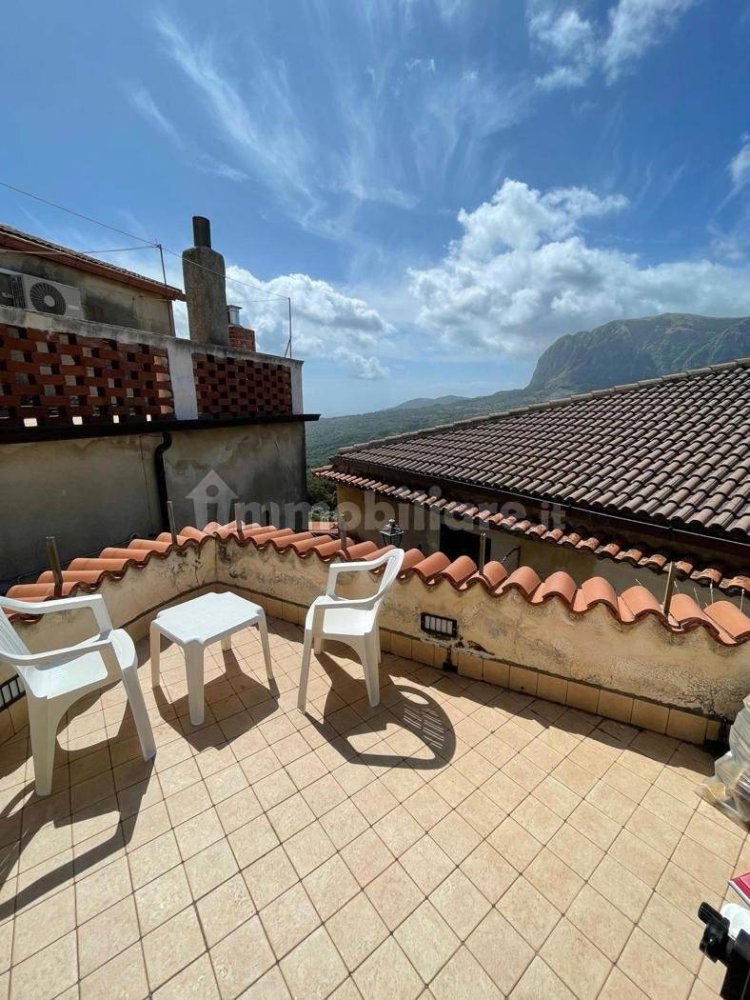 2 bedrooms House in Roccagloriosa, Italy No. 136289