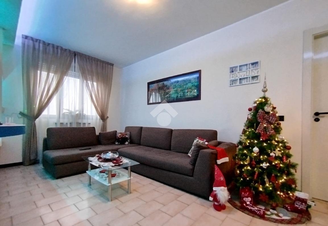 3غرفة شقة في Seriate, Italy رقم 230923