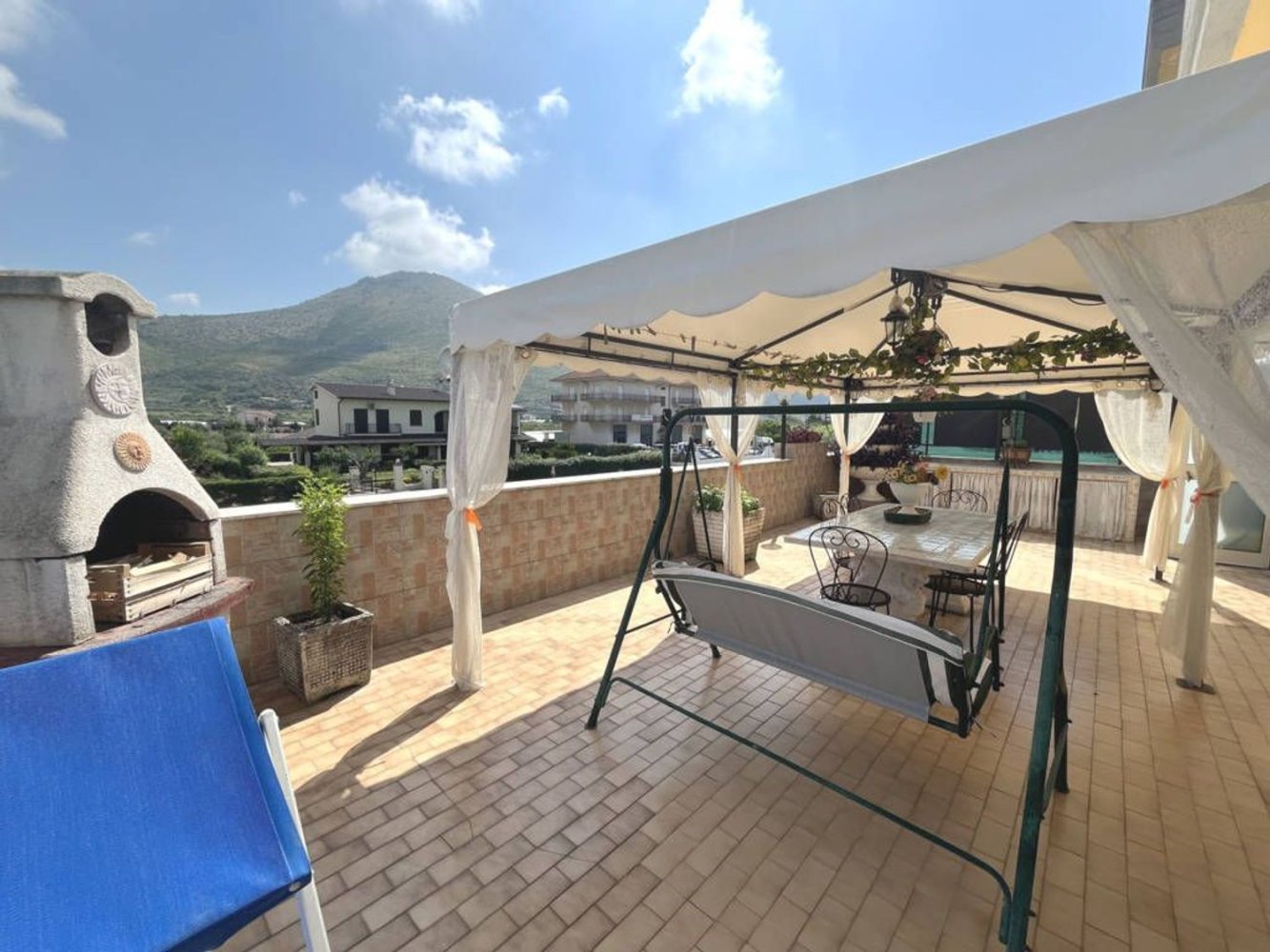 5 rooms Apartment in Fondi, Italy No. 259744
