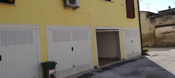 6 bedrooms Apartment in Castellucchio, Italy No. 381818 2