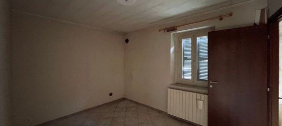Casa de 5 habitaciónes en Pertengo, Italy No. 127609 23