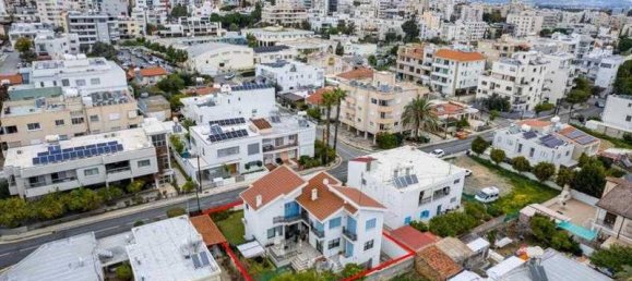 4 bedrooms House in Strovolos, Cyprus No. 6468 2