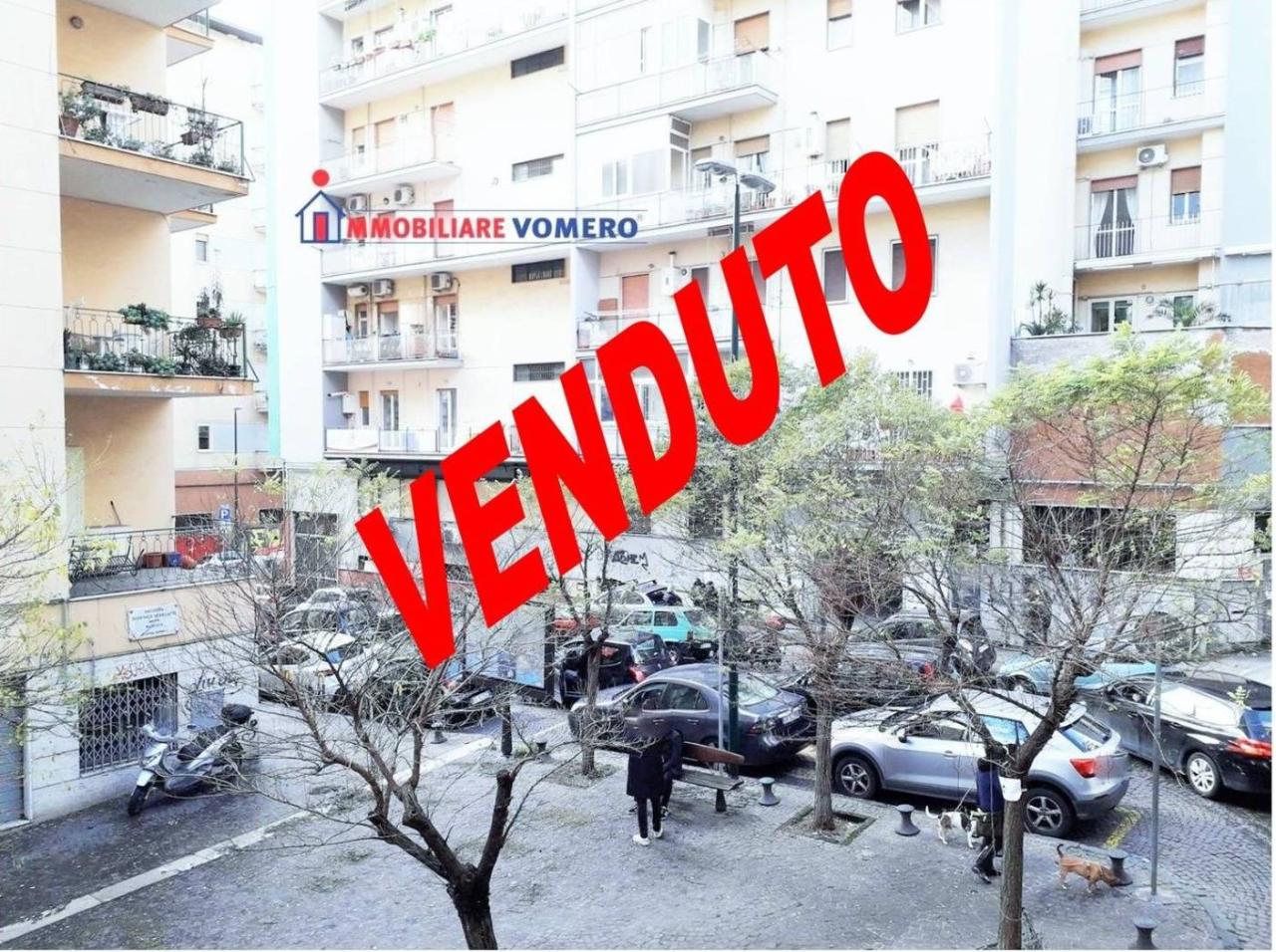 3-salle Appartement à Naples, Italy No. 35624
