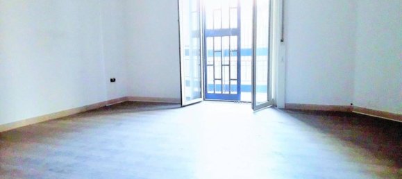 3-salle Appartement à Naples, Italy No. 35624 4