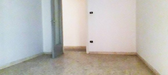 3-salle Appartement à Naples, Italy No. 35624 11