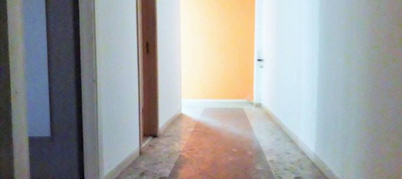 3-salle Appartement à Naples, Italy No. 35624 5