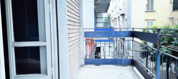 3-salle Appartement à Naples, Italy No. 35624 13