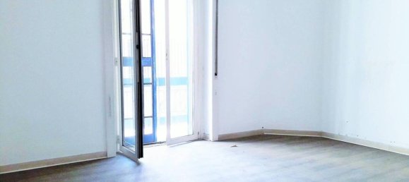 3-salle Appartement à Naples, Italy No. 35624 7